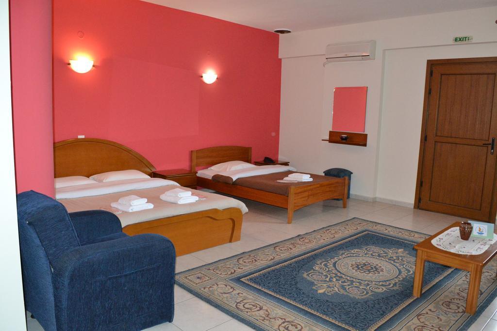 Porto Lagos Rooms エクステリア 写真